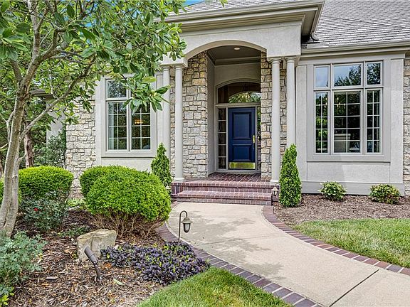 3rd image of 16890 Meadow Ln
