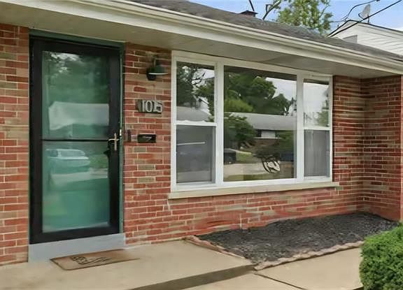 4th image of 1015 Chartres Ave