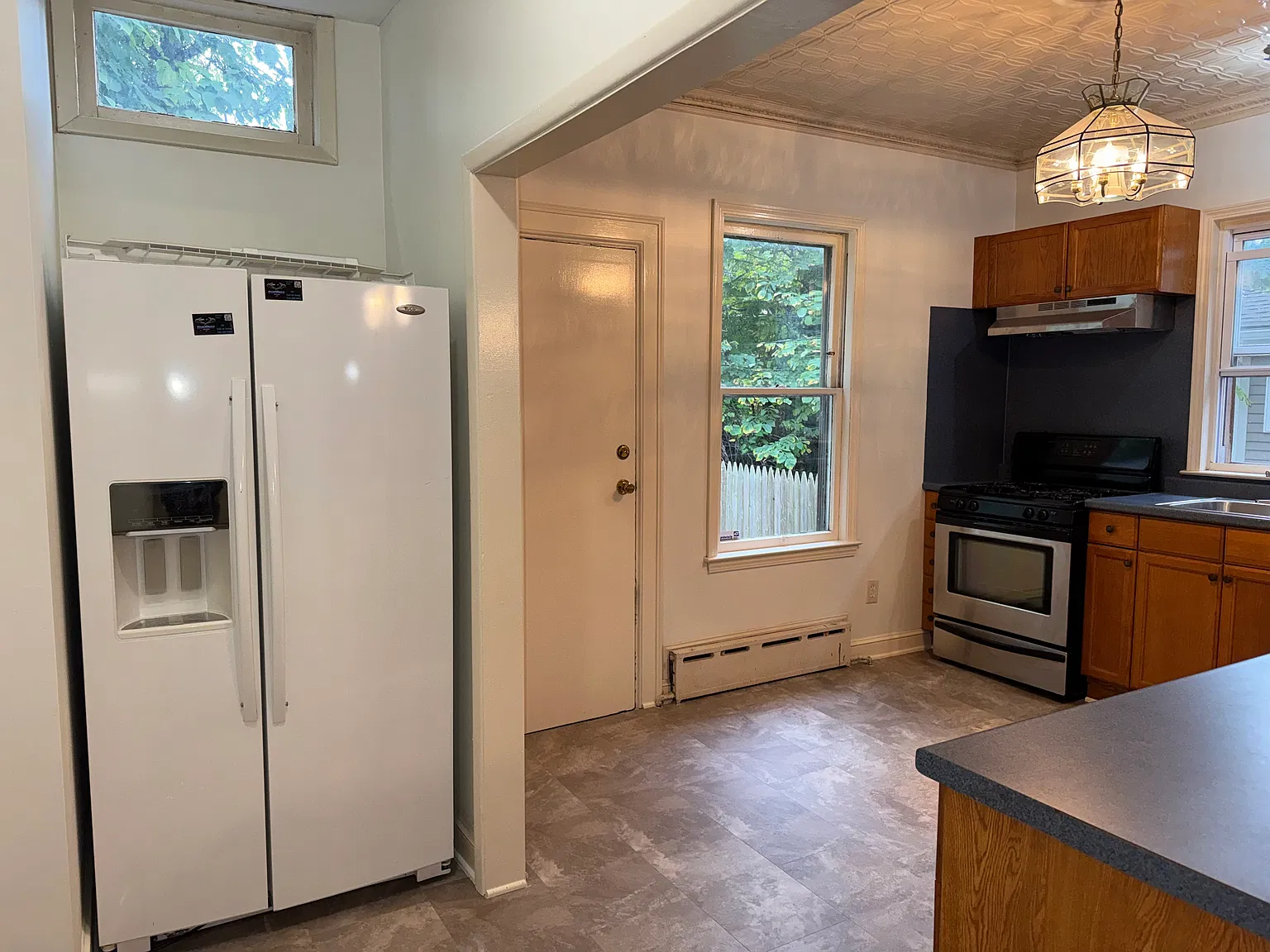 4 bed, 1750 sqft, $2,600 — Photo 4