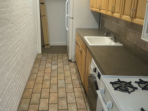 2nd image of 161 W 73rd St APT 4