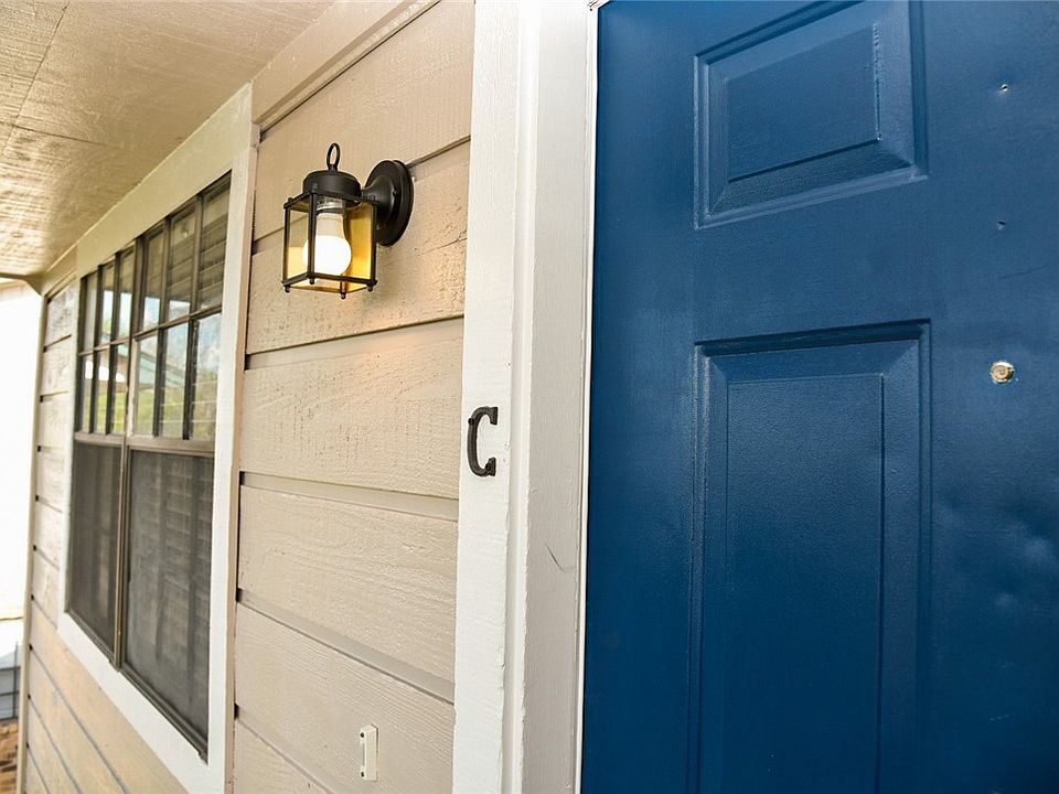 1st image of 700 Navarro Dr #C