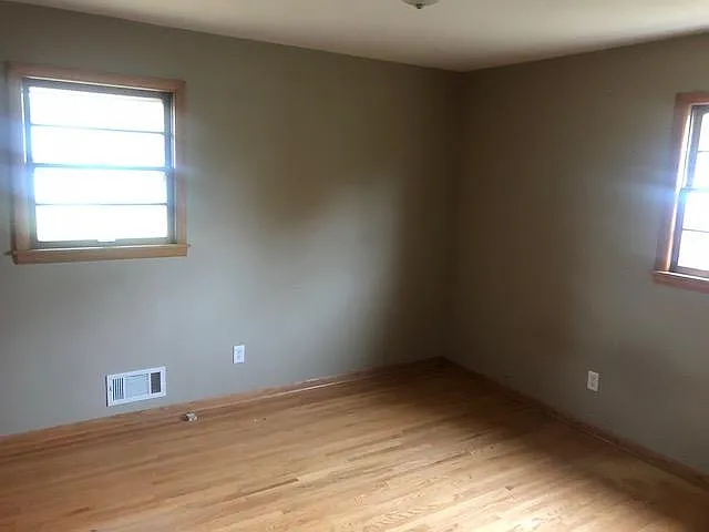 924 Apgar St S — Photo 5