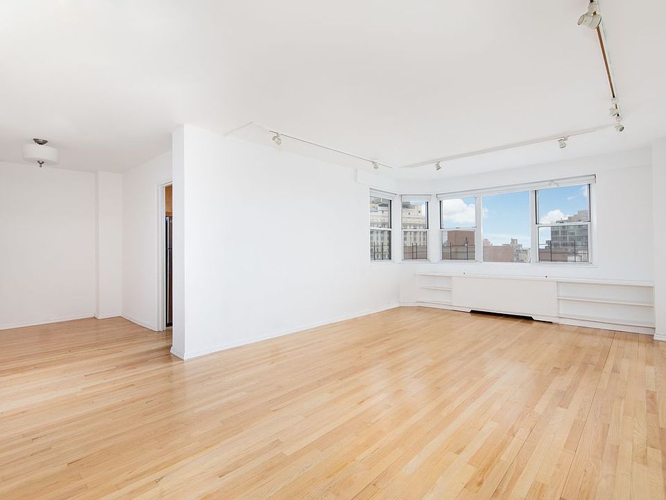 1st image of 120 4th Ave #19B