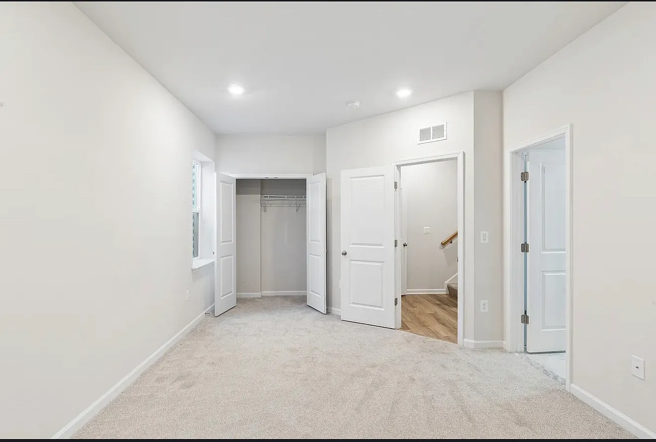 158 Whitson Woods Pl — Photo 2