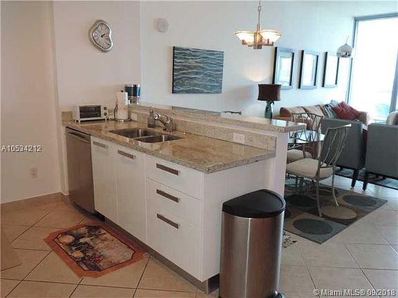 5th image of 601 NE 36th St APT 3005