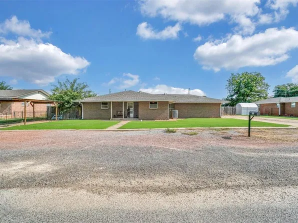 804 W 2nd St, Granite, OK 73547
