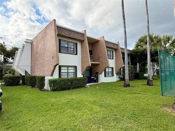 8281 SW 128th St APT 204-1, Pinecrest, FL 33156