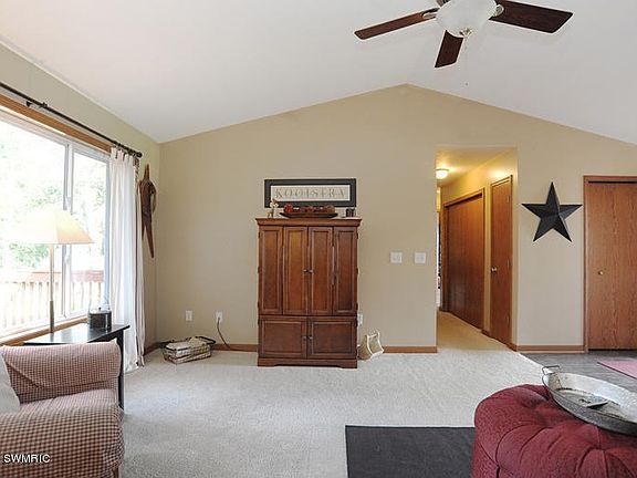 3rd image of 4881 Hathaway Ct