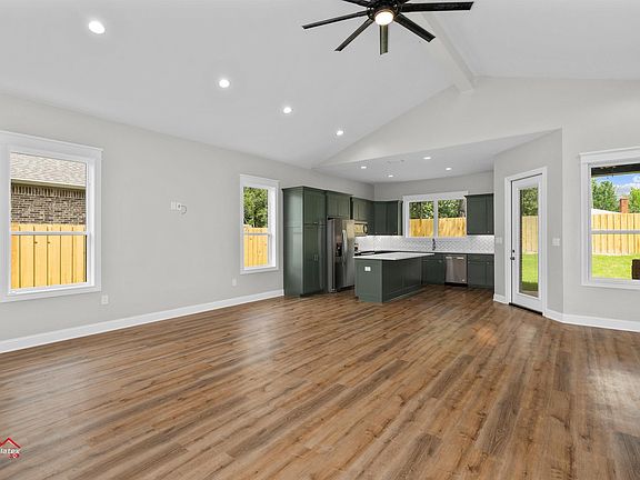 5th image of 125 Hillcrest