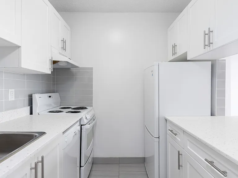 2040 Nelson St #703 — Photo 5