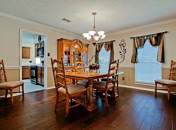 5th image of 1517 Fuqua Dr