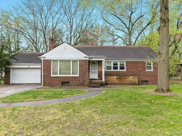 22419 Fairway Dr, Southfield, MI 48033