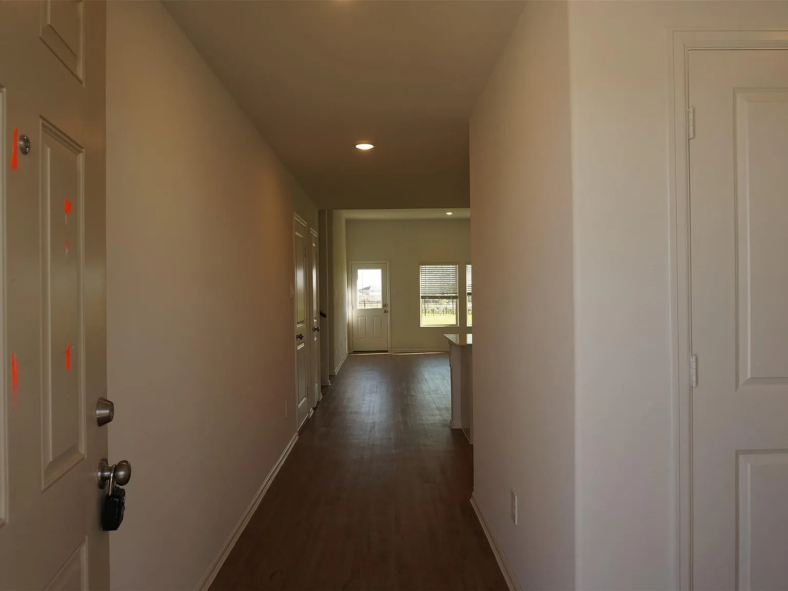 4 bed, 2.5 bath, 1947 sqft, $1,900 — Photo 3