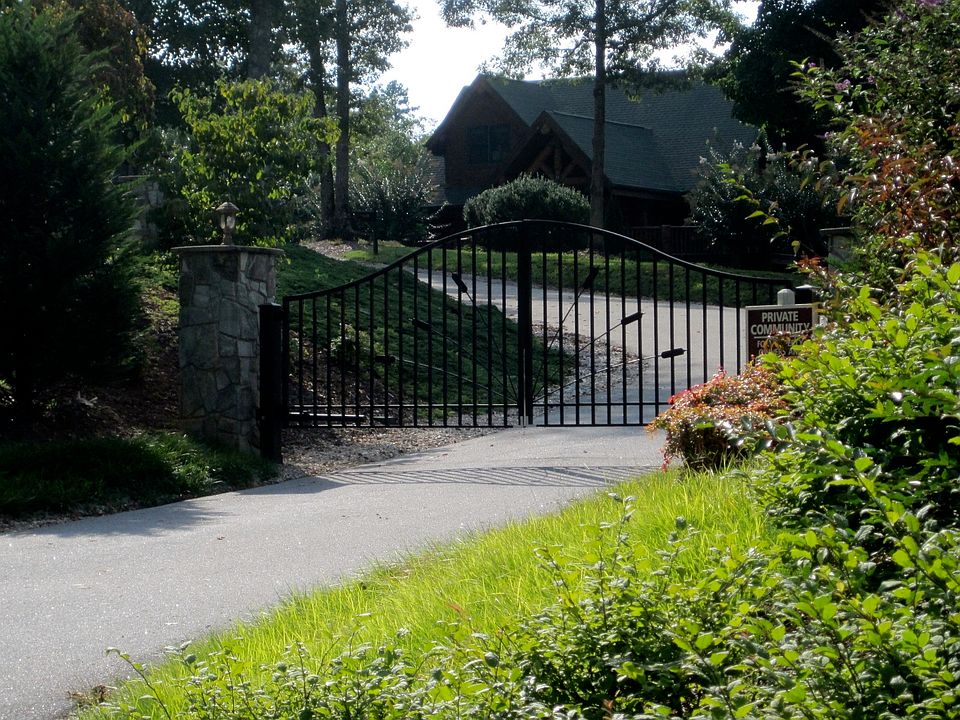Gated Entry home in backgrnd