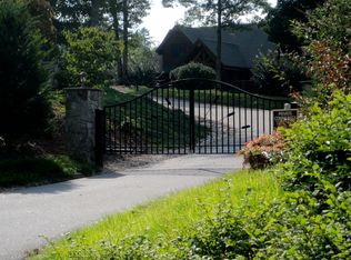 54 Hidden Lake Pkwy, Nebo, NC 28761