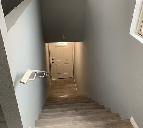 4th image of 9432 Parmelee Ave
