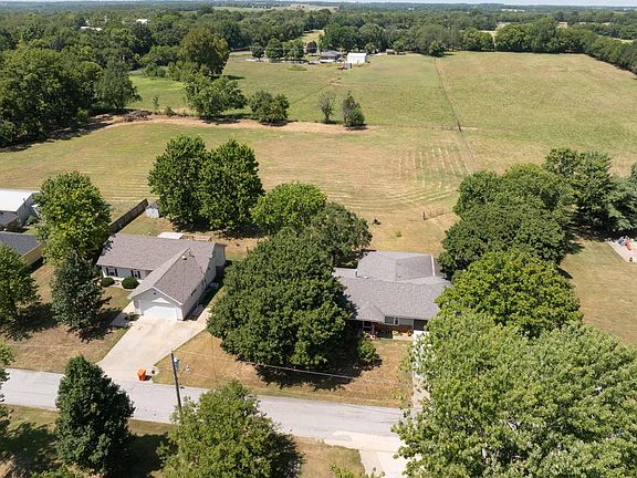 4th image of 315 N Thurmond Avenue