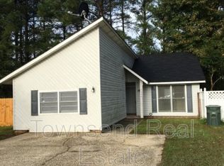 7045 Candlewood Dr, Fayetteville, NC 28314