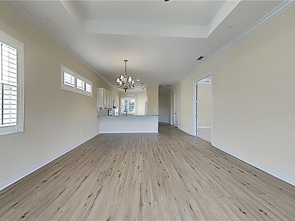 4th image of 409 Cypress Hills Way