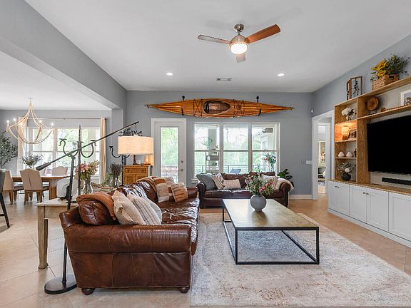 4th image of 866 Coldwater Creek Cir