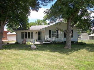 6715 NW 4th Ct, Des Moines, IA 50313