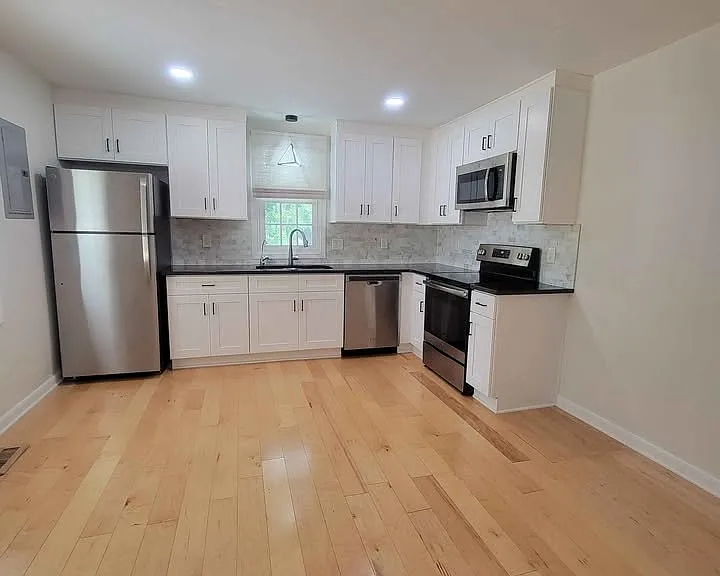 210 Peachtree St — Photo 9