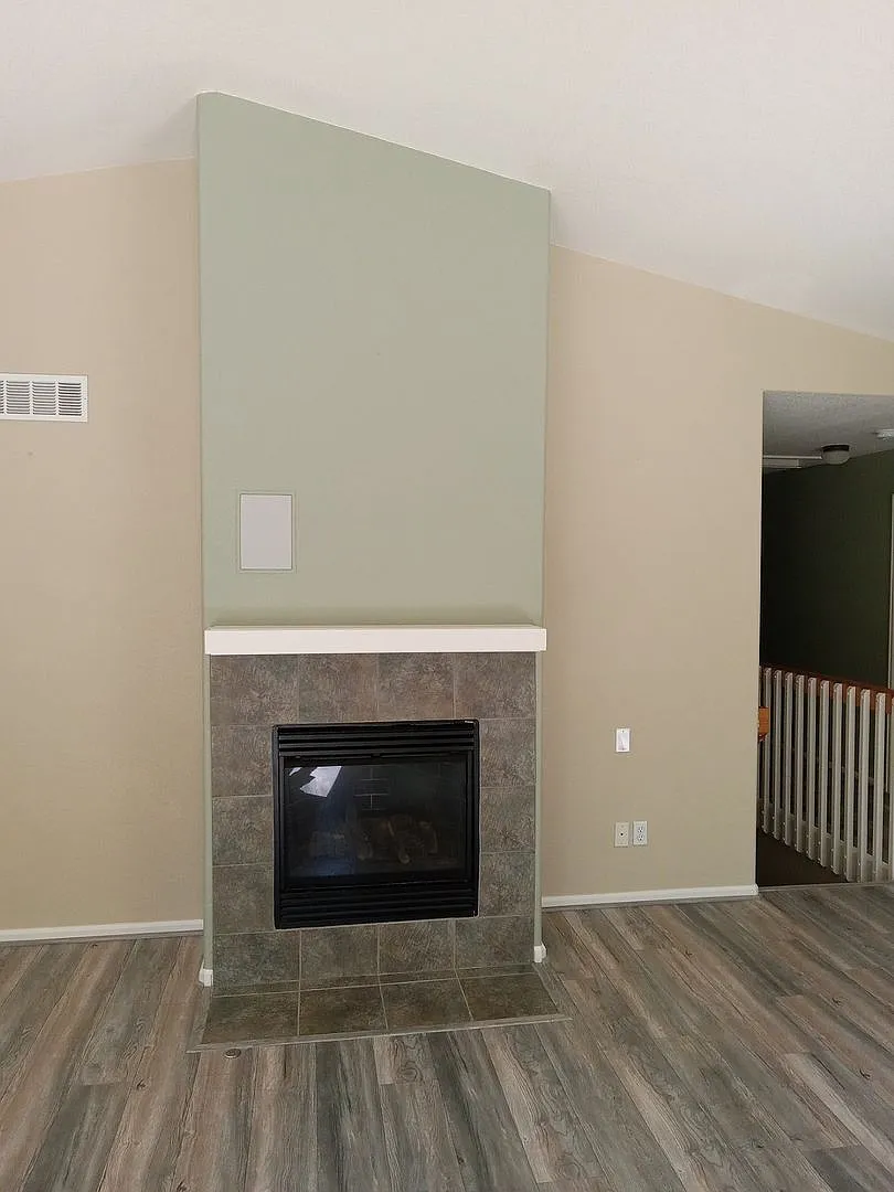 Cozy Home In a Great Erie Neighborhood! — Photo 4