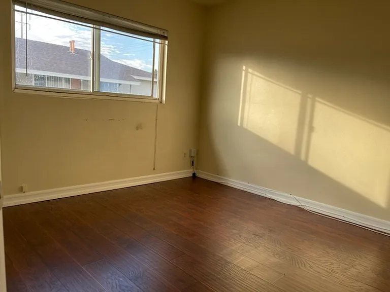 1316 W Valencia Dr — Photo 8
