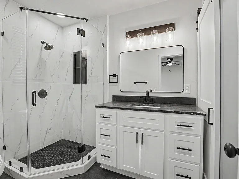 5900 N Ross Ave #2 — Photo 18