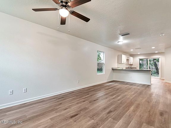 3rd image of 538 W 25TH Street