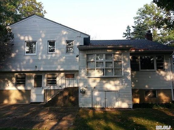 3rd image of 3058 Grand Ave