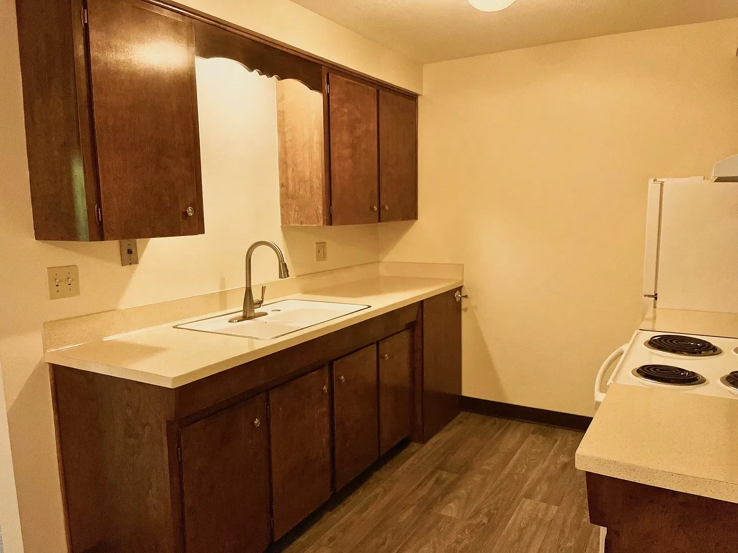 Bush Park Apartments — Photo 2