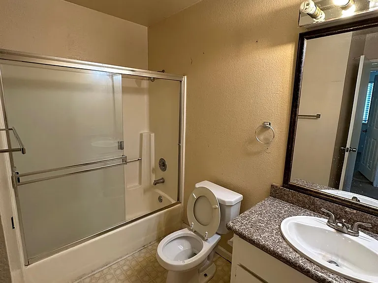 2244 Alexian Dr — Photo 5
