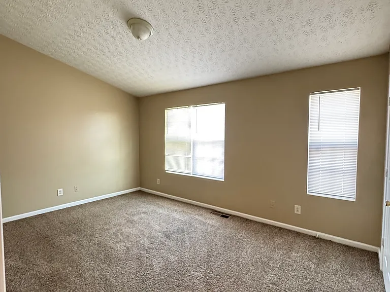 5869 Strathmoor Manor Cir — Photo 11