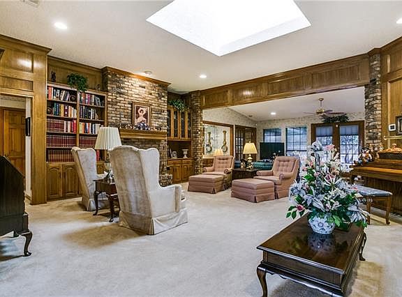 4th image of 2719 Shadow Wood Dr