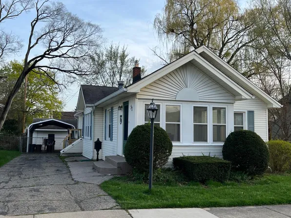 53 Massoit St, Clawson, MI 48017