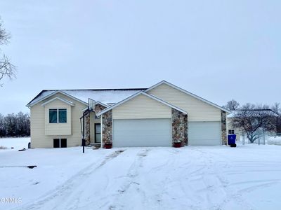 3187 Bluestem Dr N, Mandan, ND, 58554