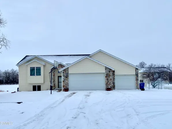 3187 Bluestem Dr N, Mandan, ND 58554