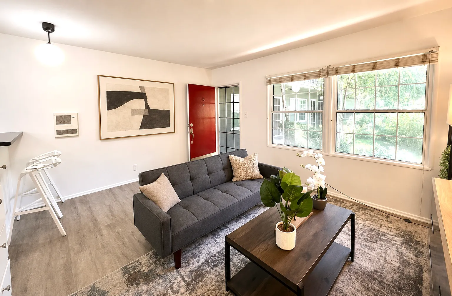 Lillian Way Apartments — Photo 4