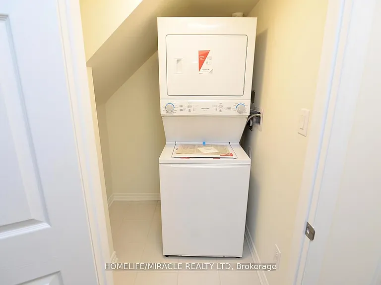 1081 Danforth Rd E #113 — Photo 20