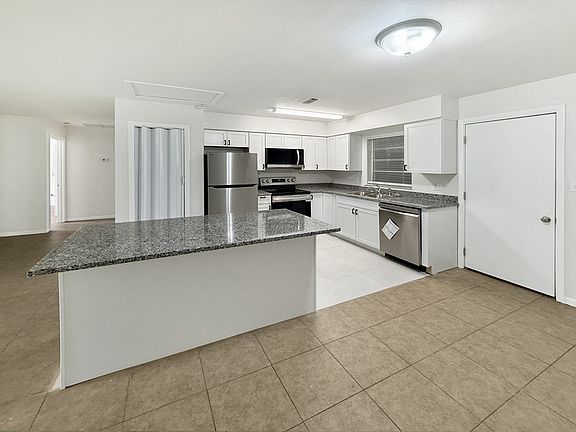 5th image of 6805 Mathers Ln APT B