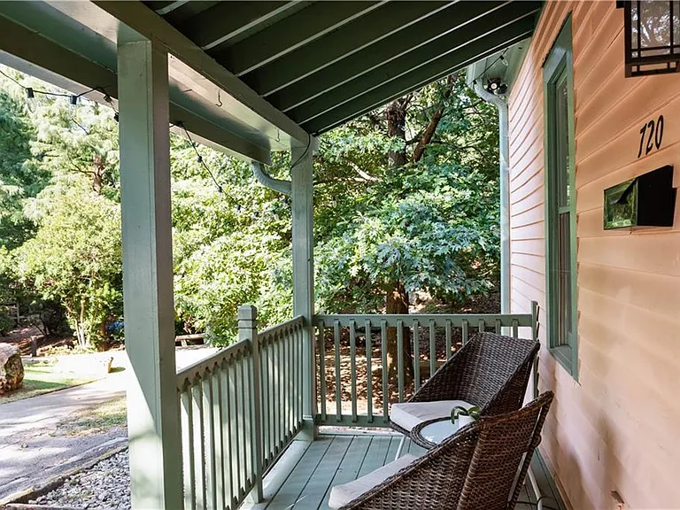 720 Mollie St SE — Photo 17