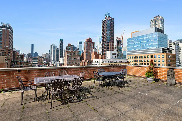 Sold by Keller Williams NYC | media 18