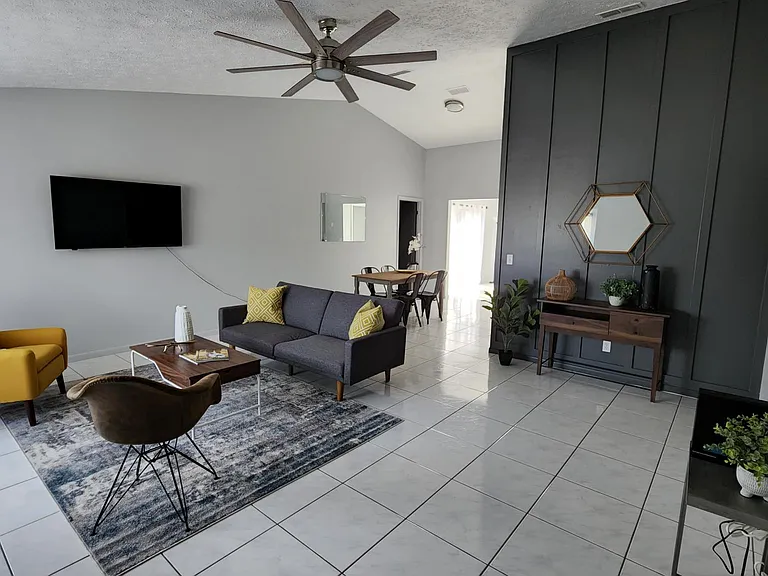 4428 Mercado Dr — Photo 2