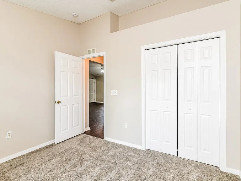 338 Arlington Cir — Photo 14