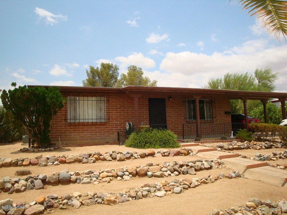1st image of 600 S Abrego Dr