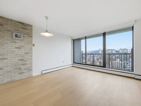 1330 Harwood St #2103, Vancouver, BC V6E 1S8