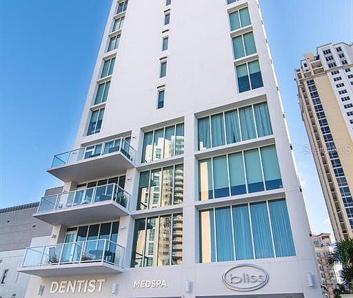 2nd image of 176 4th Ave NE #1702