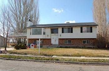 1st image of 1437 N Willowbrook Dr