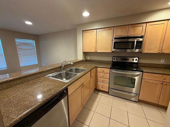 4th image of 1311 12th Ave S APT A104